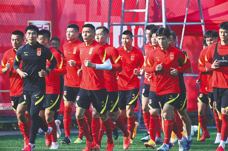 拉门斯：像曼联这样的俱乐部理应有欧战，我们现在正为此努力（拉门斯：曼联这级别的球队就该踢欧战，我们正全力争取）