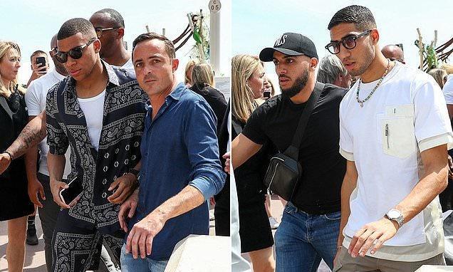 TA：利物浦中场莫顿即将加盟里昂，转会费含浮动约1500万镑（TA：利物浦中场莫顿将转投里昂，转会费约1500万英镑（含浮动））