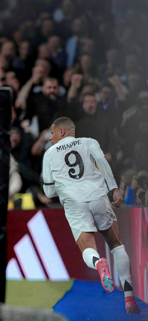 琼阿梅尼阿隆索战术没问题 输球不是教练的错 是球员自己的问题（琼阿梅尼力挺阿隆索：战术无误，输球责任在球员非主帅）