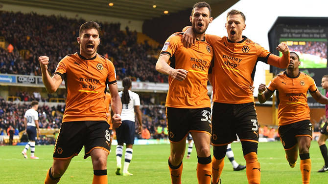 踢球不是拼命跑（踢球讲智慧，不靠拼命跑）