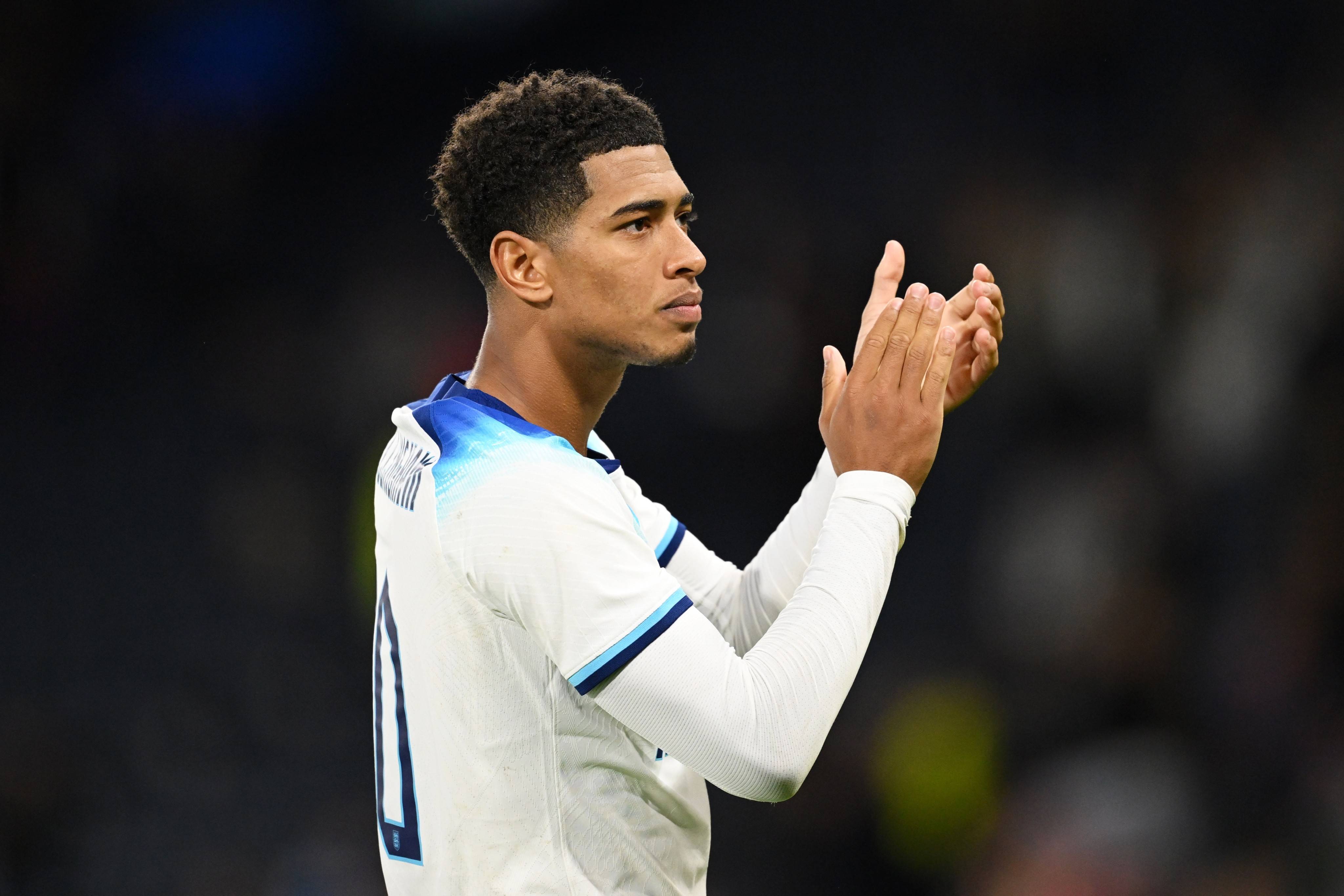 都灵主帅：战平尤文后，主席卡伊罗来更衣室祝贺了球员（都灵主帅透露：战平尤文后，主席卡伊罗进更衣室向球员致贺）