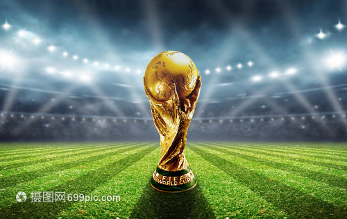 梅开二度，弗格森成为第3位代表意大利球队欧战进球的爱尔兰人（独中两元，弗格森成第3位为意大利球队在欧战建功的爱尔兰球员）